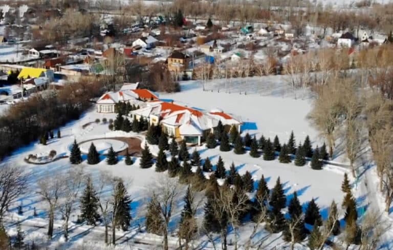 Аким ЗКО опроверг проживание в так называемой «президентской резиденции»