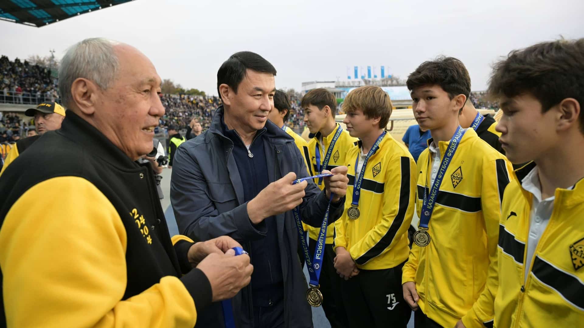 Алматы әкімі Дархан Сатыбалды Қайрат футбол