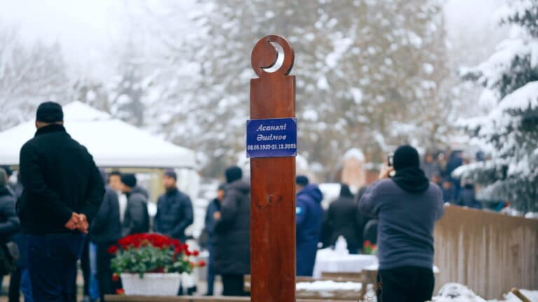 Асанали Ашимов обрел покой на кладбище Кенсай-1: полный репортаж с похорон