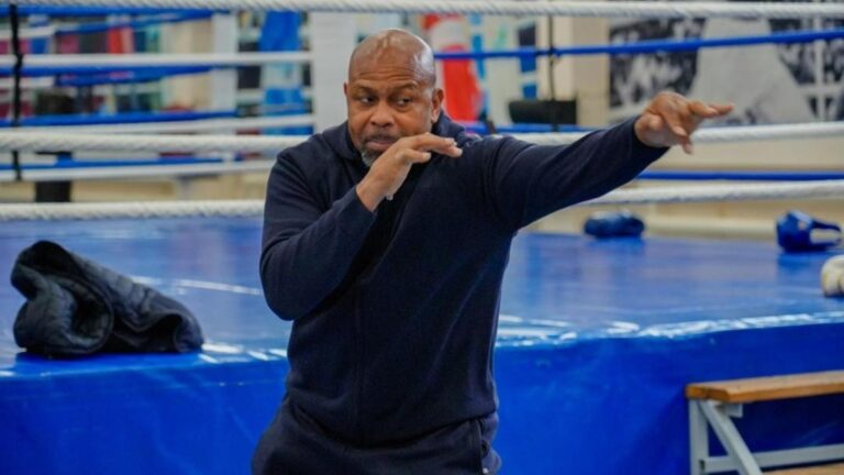 Тайсонмен бокстасқан Рой Джонс Астана жастарын жаттықтырды