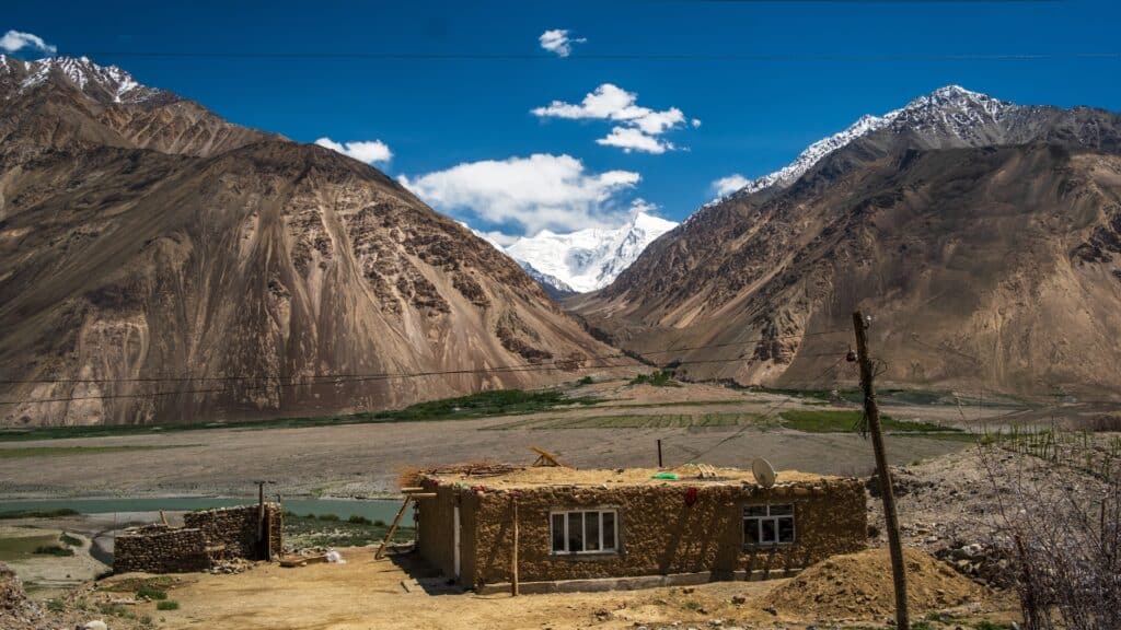 Тәжік-ауған шекарасында атыс болып, бес адам оққа ұшты