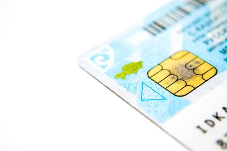 С 2026 года казахстанцы смогут получать удостоверения личности бесплатно