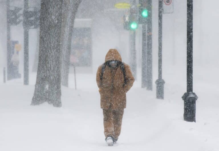 Казгидромет снова объявил о шторме почти по всему Казахстану
