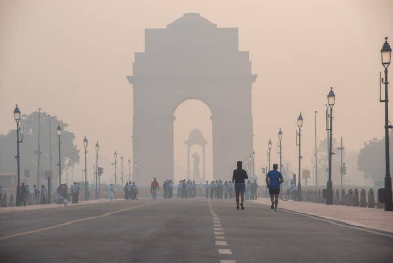 Индия ужесточила меры из-за смога в Нью-Дели
