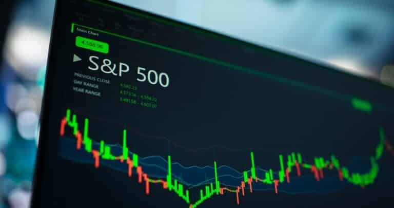 Қор нарығы: Трамптың риторикасы S&P 500-ді қозғалысқа келтірді
