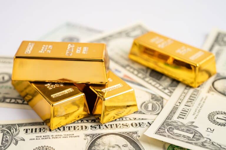 Главное к утру: снижение акций в США, прогноз Goldman Sachs на 2026 год, обвал золота