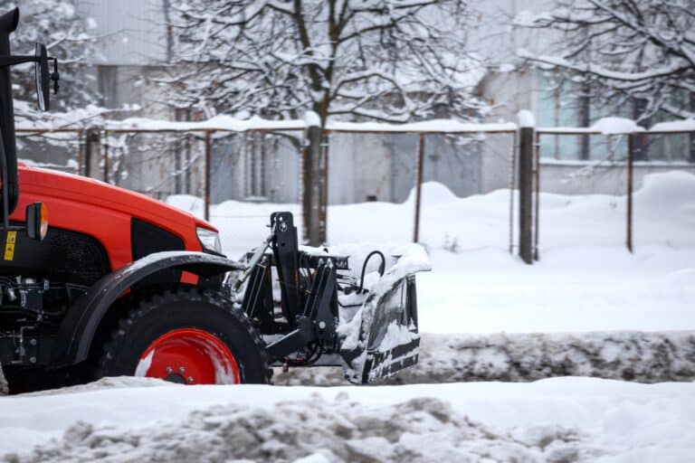 В Акмолинской области трактор насмерть сбил работника фермы
