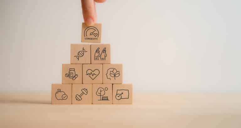 Ғалымдар ұзақ өмір сүруге көмектесетін бес қарапайым әдетті анықтады