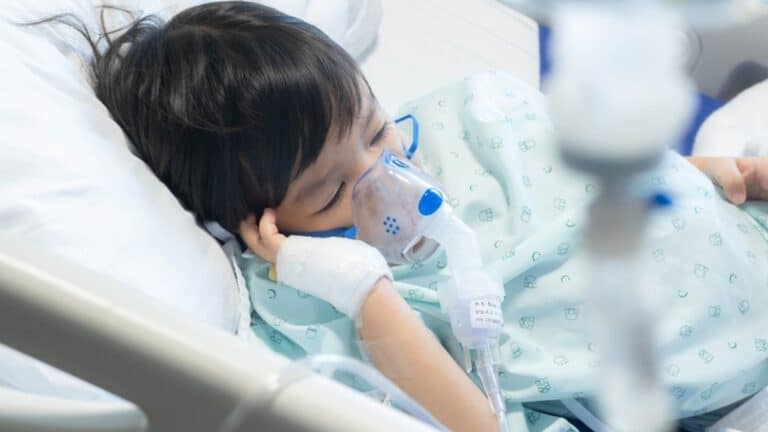 Пойызда уланып, ауруханаға түскен балалардың жағдайы қалай