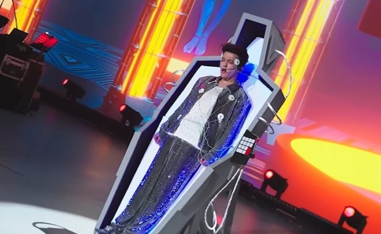 Grammy представили новое шоу Димаша Кудайбергена в Global Spin