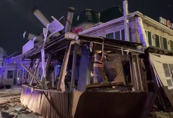 В Астане сгорела и обрушилась тандырная, пострадали 4 человека