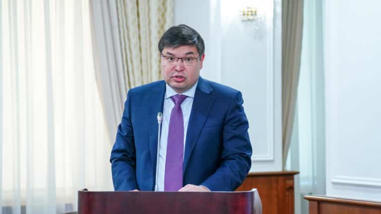 Сбор налогов с крупного бизнеса упал на 37% из-за снижения цен на нефть и экспорта