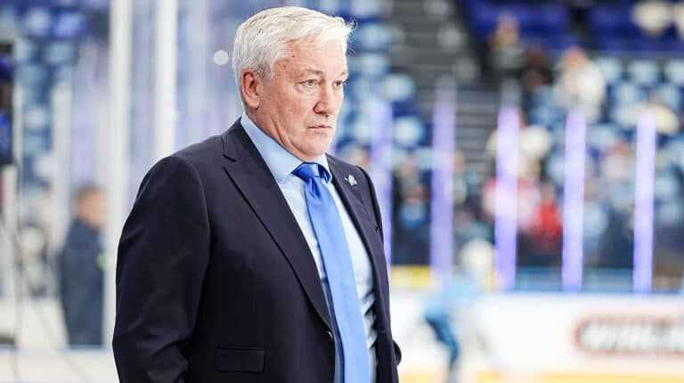 «Барыс» четвертый матч подряд не может подарить тренеру 200-ю победу в КХЛ