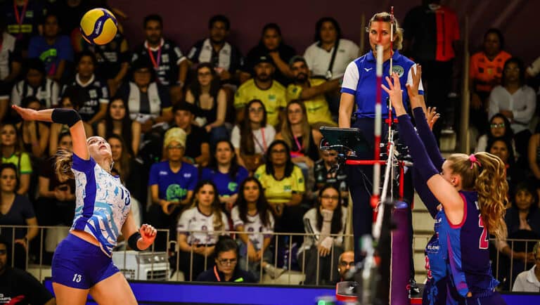 Волейболистки «Жетысу» с поражения начали клубный ЧМ в Бразилии