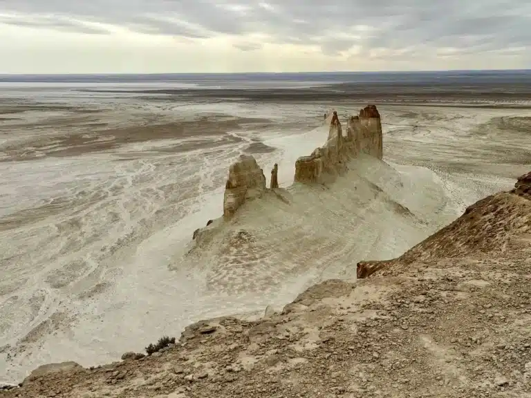 Джеки Чан жаңа фильмін Бозжыра мен Каспий жағалауында түсіреді