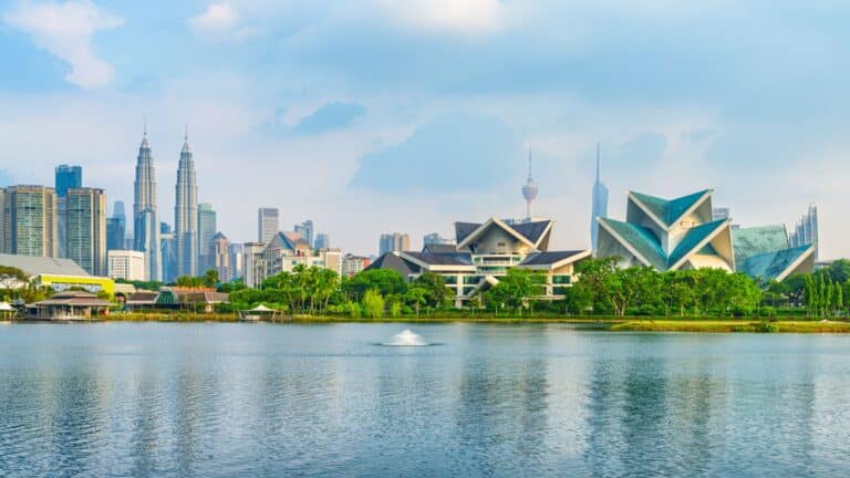Потеряли паспорт в Малайзии: пошаговый план действий