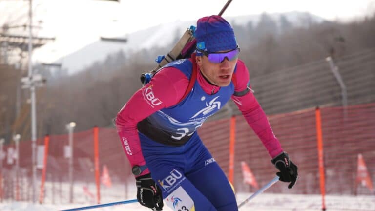 Биатлонист Владислав Киреев занял 55-е место в индивидуальной гонке на ЭКМ в Швеции