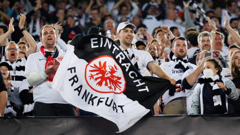 «Барса» перед игрой с «Айнтрахтом» объявила войну спекулянтам и немецким фанатам