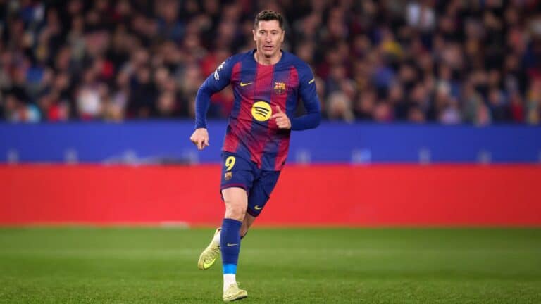 Форвард «Барселоны» Роберт Левандовски провел переговоры о трансфере с клубом МЛС