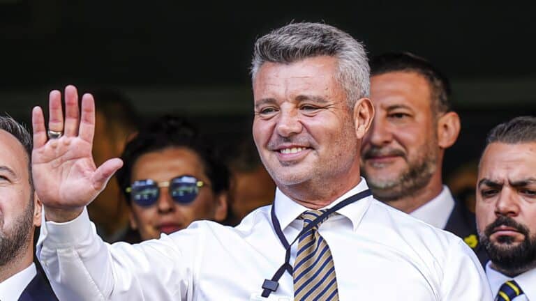 Президент «Фенербахче», подозреваемый в приеме кокаина, требует повторного анализа