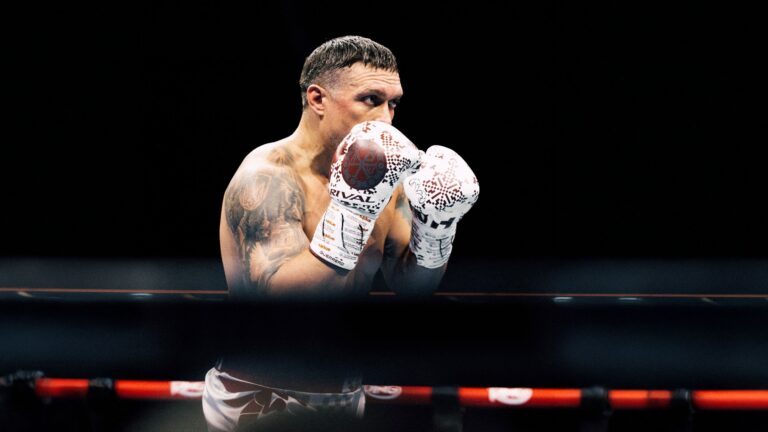 Александр Усик возглавил рейтинг лучших боксеров мира после ухода Теренса Кроуфорда