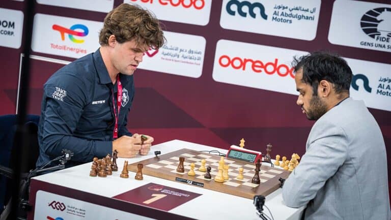 Магнус Карлсен и Чжу Цзиньэр лидируют на чемпионате мира по рапиду в Катаре