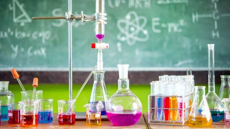 Сабақ кезінде күйіп қалған химия пәні мұғалімі жазаға тартылады