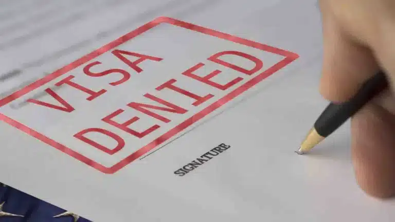 АҚШ-тан 2,5 миллионнан астам заңсыз иммигрант кетті