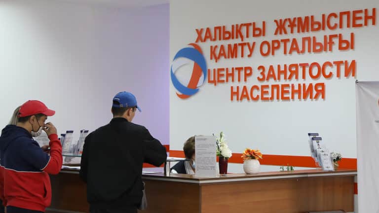 На каких специалистов самый высокий спрос в Казахстане