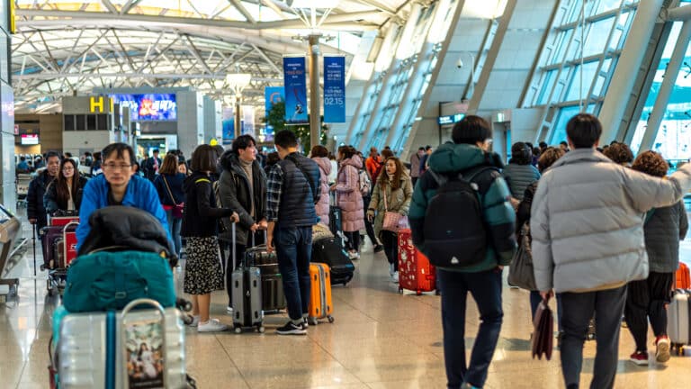 У казахстанских нелегалов чуть больше месяца, чтобы покинуть Южную Корею