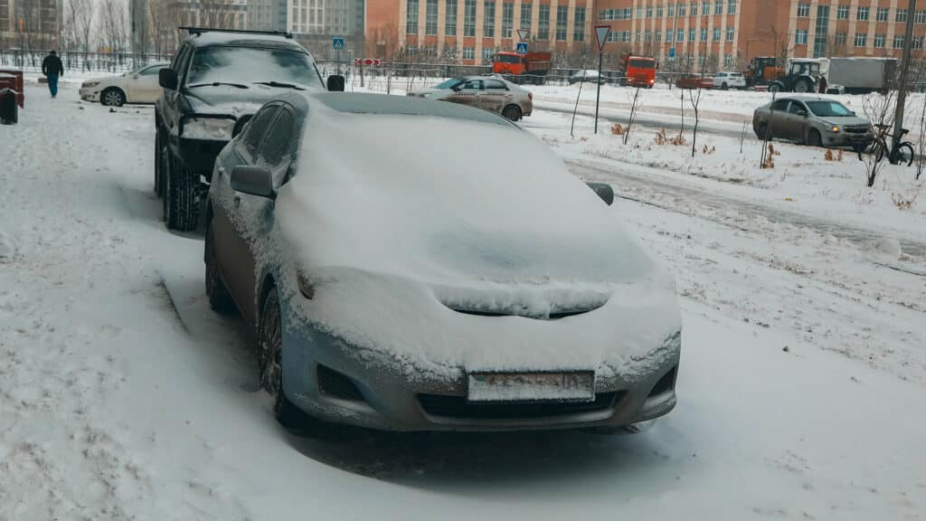 Эффективные способы быстрой разморозки автомобиля зимой