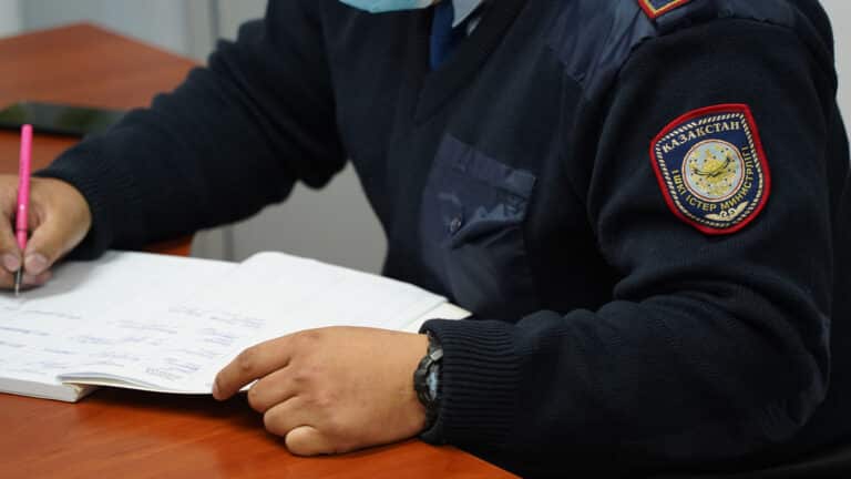 По делу Нурай Серикбай полицейским вменяют халатность