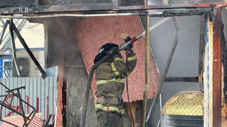 Двое человек скончались после взрыва газового баллона в центре Караганды