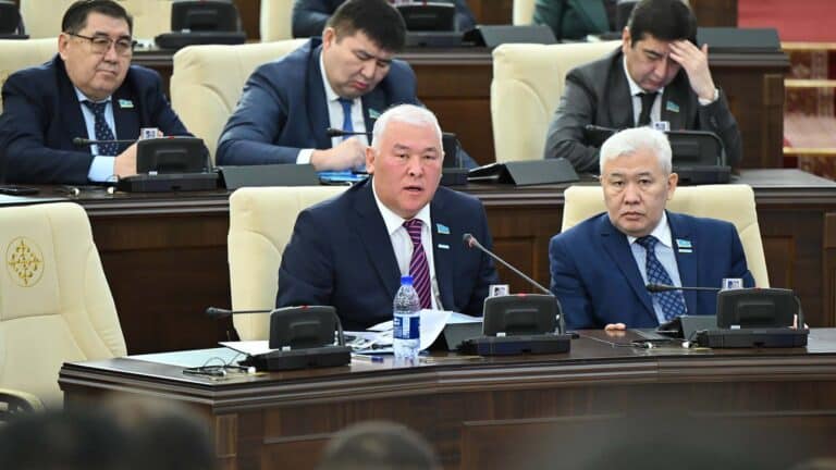 Абенов призвал отстранить начальника полиции Шымкента после гибели студентки