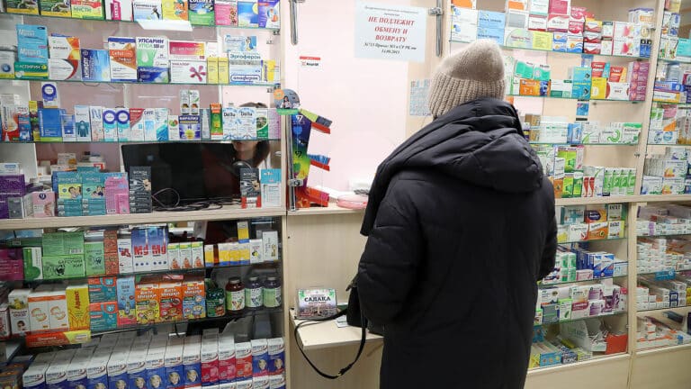 Лекарства в Казахстане могут стать недоступными из-за спора США и Европы