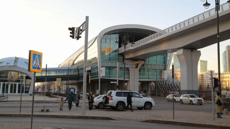 Строящая LRT компания не смогла продать объекты на 20 млрд тенге и уменьшить убыток