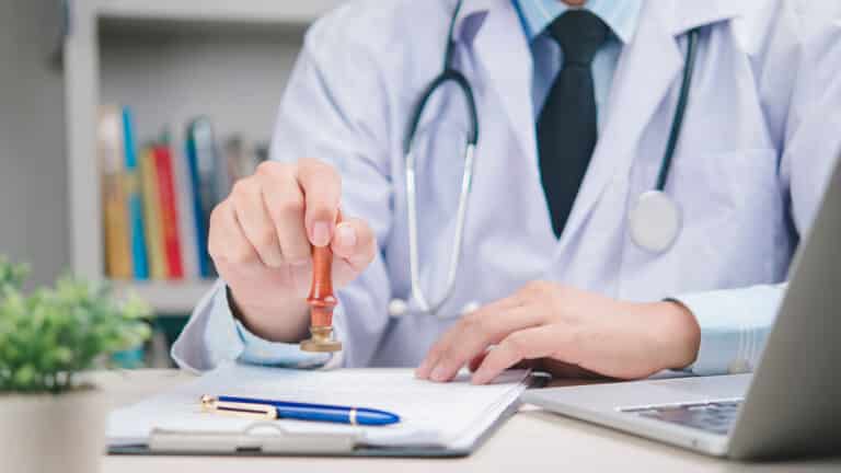 Россия ужесточает правила въезда для казахстанцев: новый законопроект