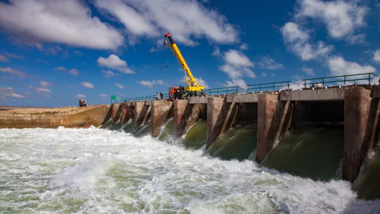 Казахстан ищет деньги на реконструкцию плотины в Аральском море