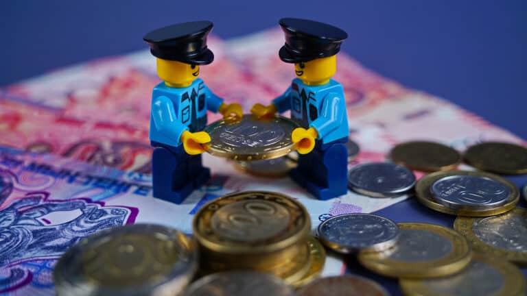 На Курултае предложили взимать дорожные штрафы с иностранцев на таможне