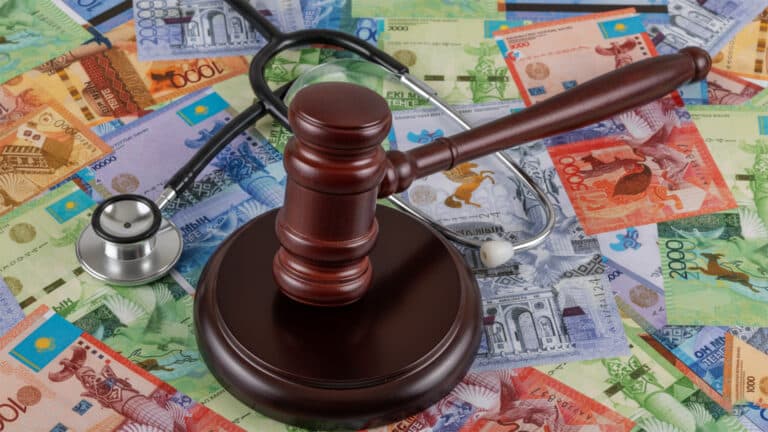 Главу частных клиник подозревают в хищении 682 млн тенге у ФСМС