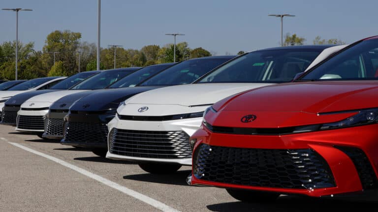 Эти пять моделей Toyota спокойно пройдут 300 тыс. км и больше