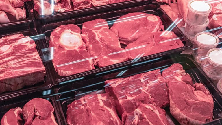 Узбекистан платит $3 за килограмм казахстанского мяса: что говорят данные таможни