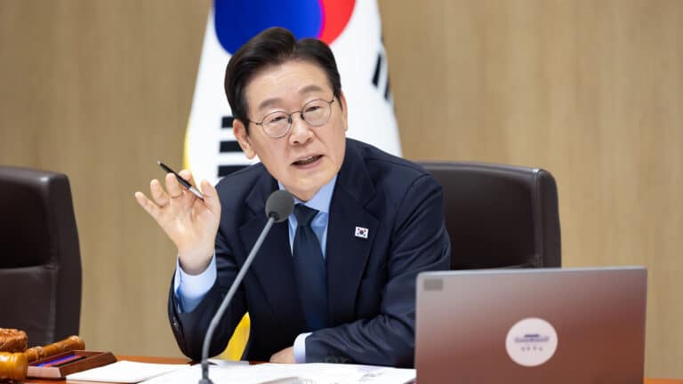 South Korea’s president visits China to improve bilateral relations