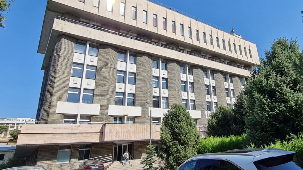 Компания экс-главы КТЖ выплатит ему десятки миллионов тенге дивидендов/2gis.kz бильд-редактор: Серикжан Ковланбаев