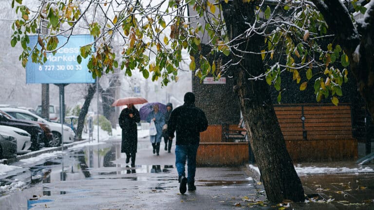 Алматинцев предупредили о морозах и возможных ЧС