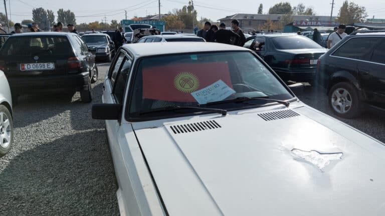 В Кыргызстане до 2029 года отменили налоги при продаже легковых авто