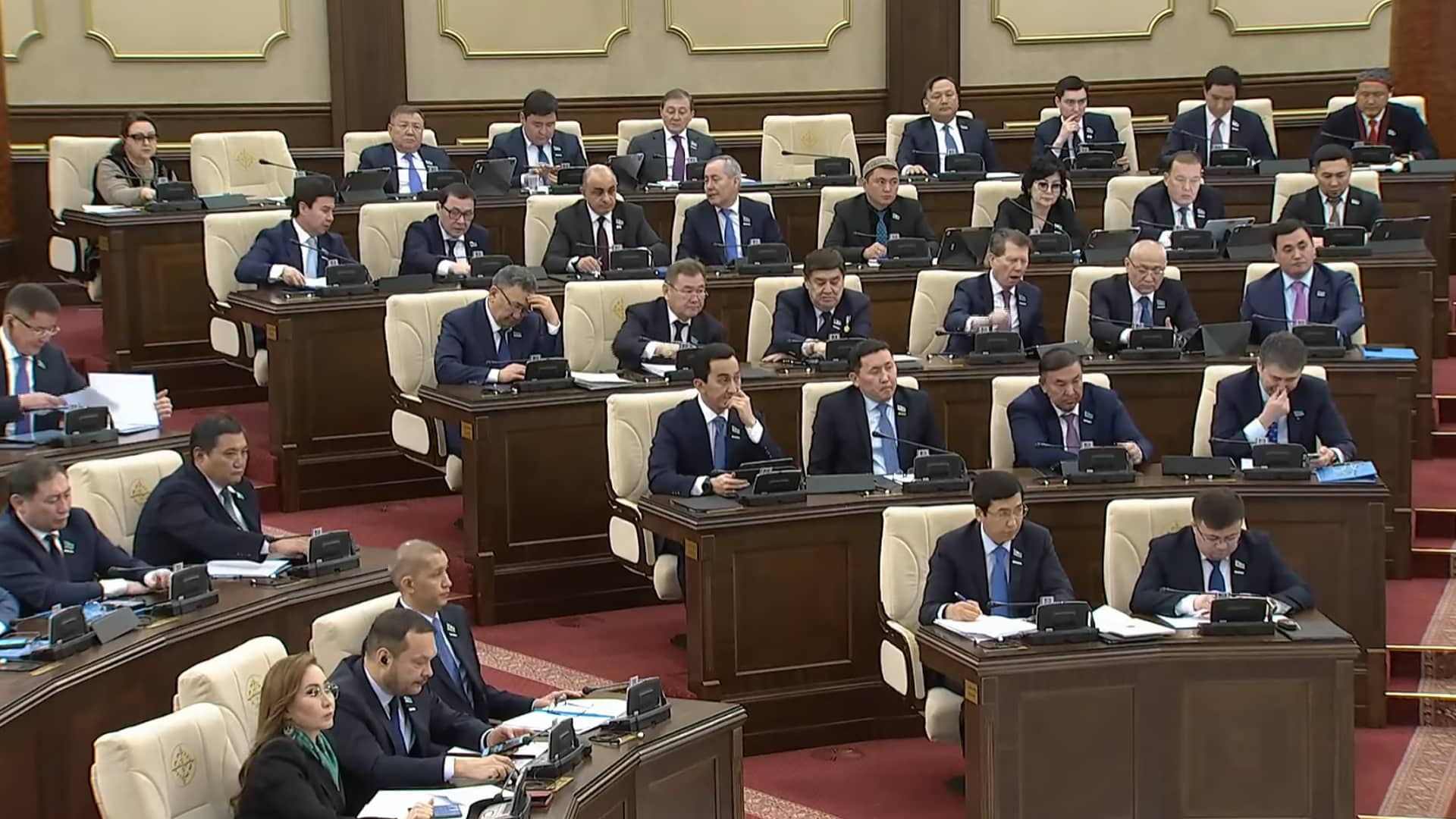 В мажилисе раскритиковали вице-министров за неготовность к вопросам депутатов