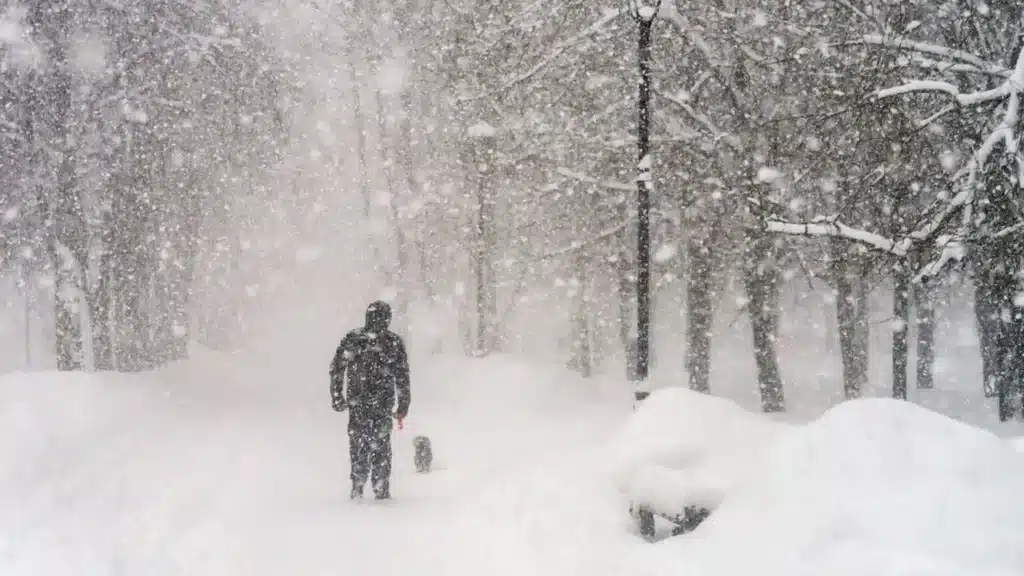 Казгидромет объявил штормовые предупреждения почти по всему Казахстану