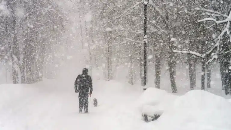 Казгидромет объявил штормовые предупреждения почти по всему Казахстану