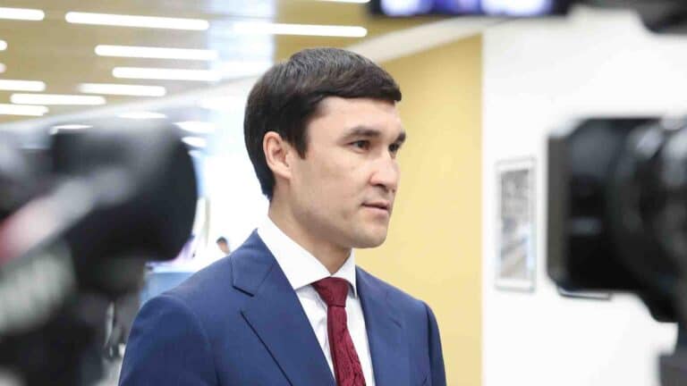 Олимпиада чемпионы Серік Сәпиевті орынбасары ұрып-соққан